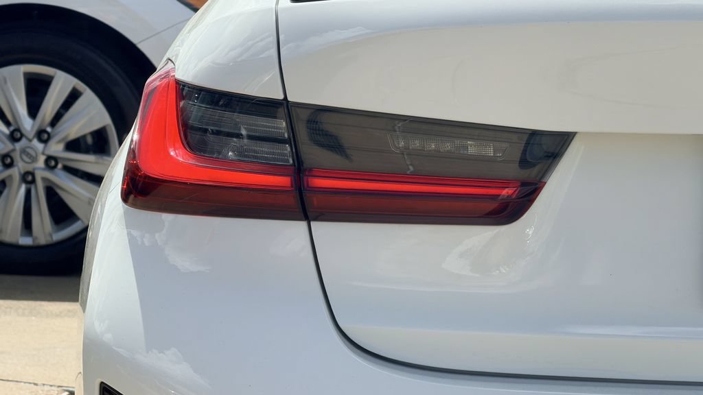 Used 2026 BMW 330i Sedan w/ M Sport Package RWD image 9