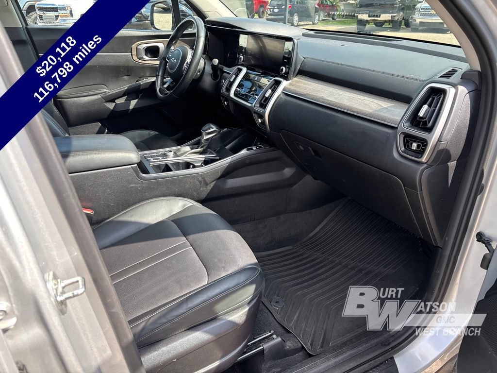 Used 2022 Kia Sorento S w/ Panoramic Sunroof Package AWD/4WD image 12