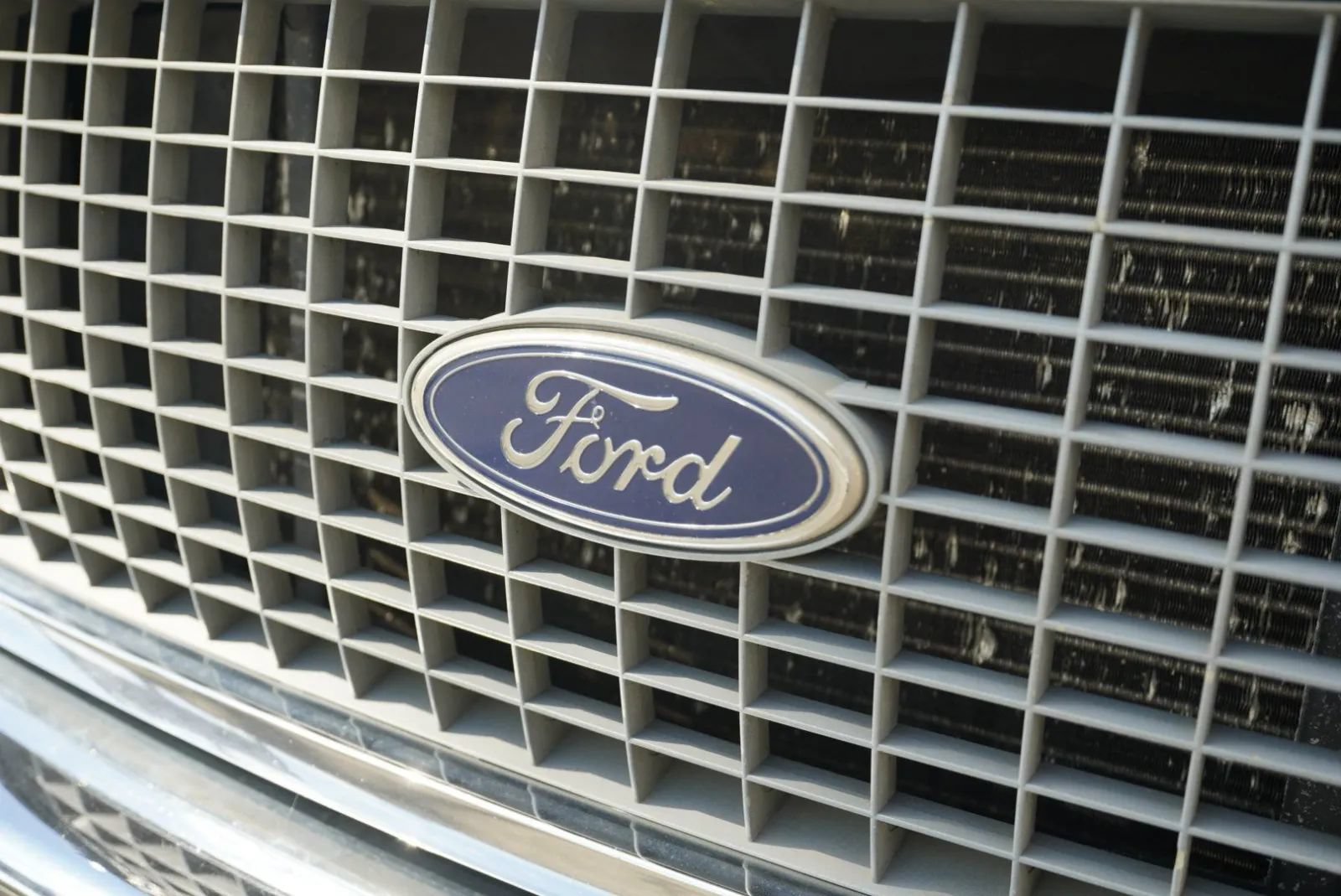 Used 2002 Ford Excursion Limited AWD/4WD image 10