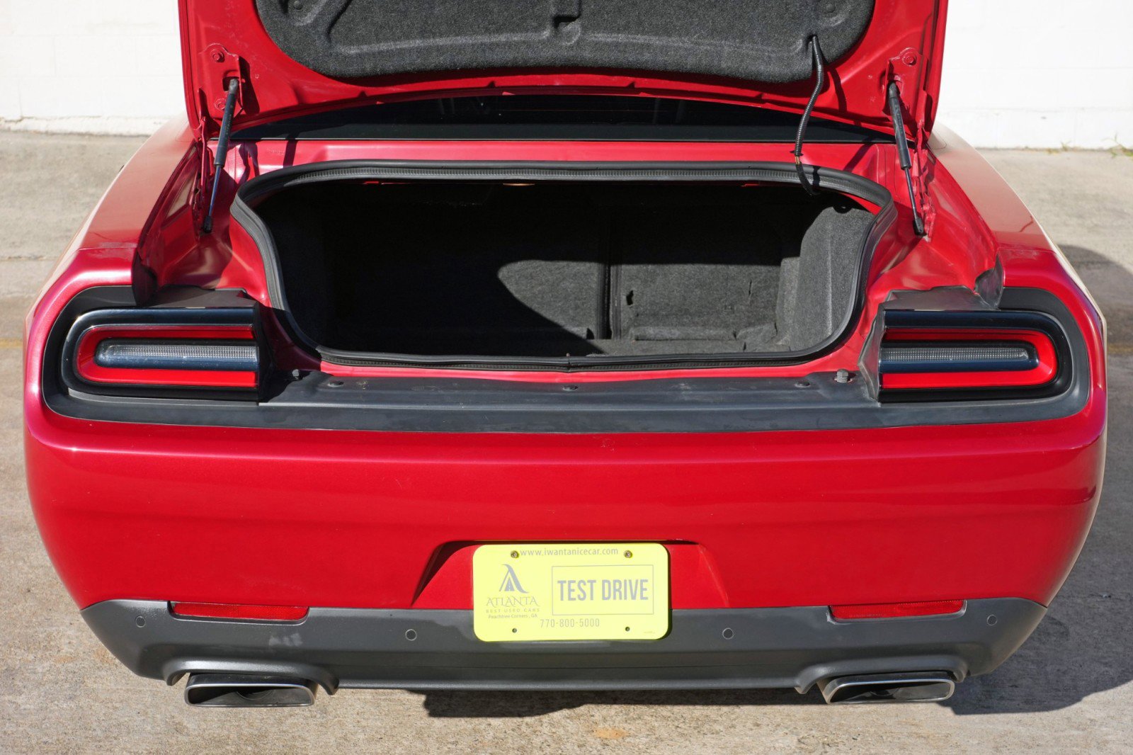 Used 2016 Dodge Challenger R/T Scat Pack w/ Leather Interior Group RWD image 9