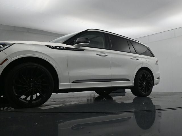 Used 2023 Lincoln Aviator Reserve w/ Equipment Group 201A AWD/4WD image 34
