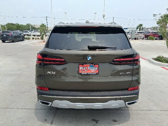 New 2026 BMW X5 xDrive40i w/ Off-Road Package AWD/4WD image 5