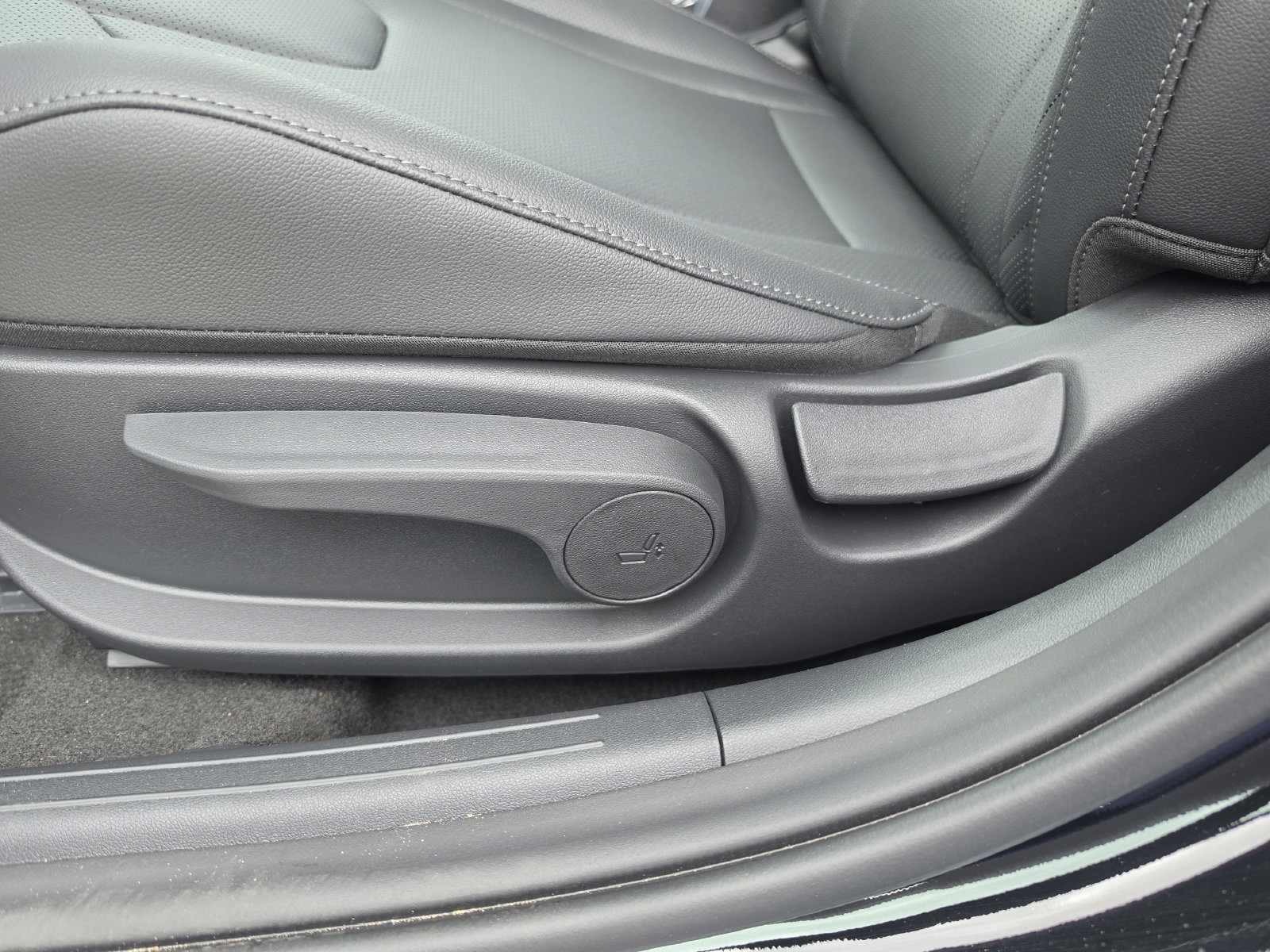 New 2026 Hyundai Elantra SEL Sport FWD image 22