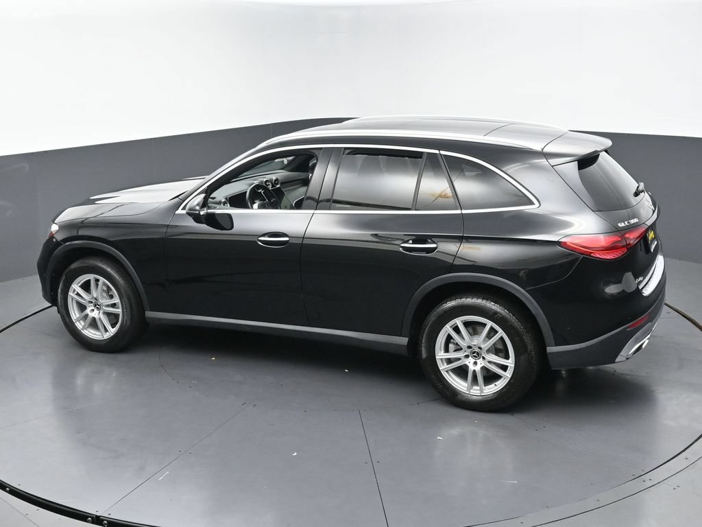 Used 2023 Mercedes-Benz GLC 300 4MATIC w/ Exclusive Trim Package image 42