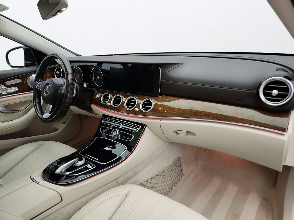 Used 2017 Mercedes-Benz E 300 4MATIC image 29
