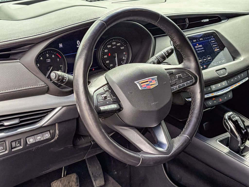 Used 2023 Cadillac XT4 Premium Luxury w/ Technology Package AWD/4WD image 9