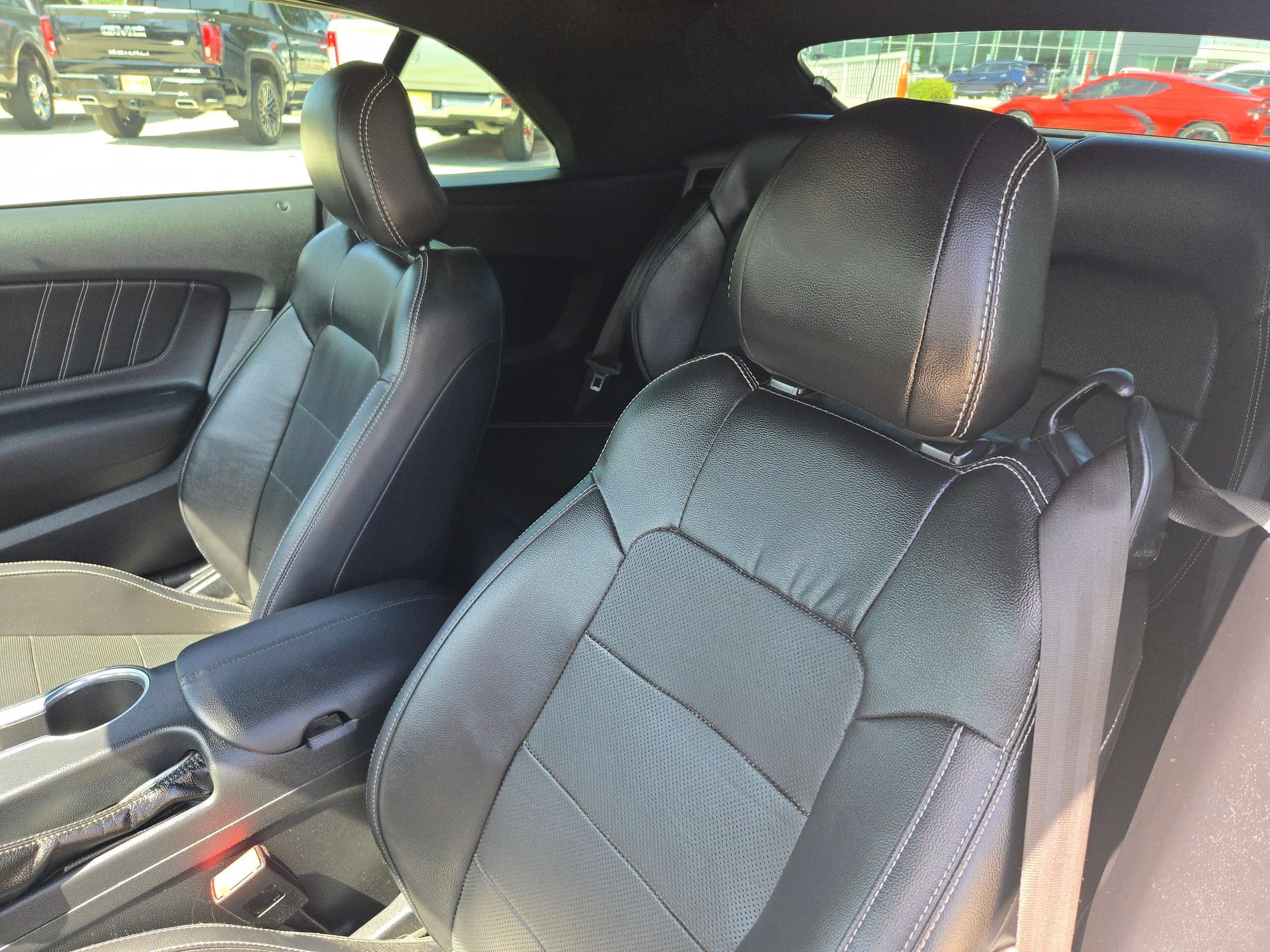 Used 2019 Ford Mustang Premium w/ Pony Package RWD image 9