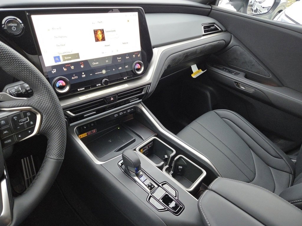 New 2026 Lexus TX 500h AWD image 40
