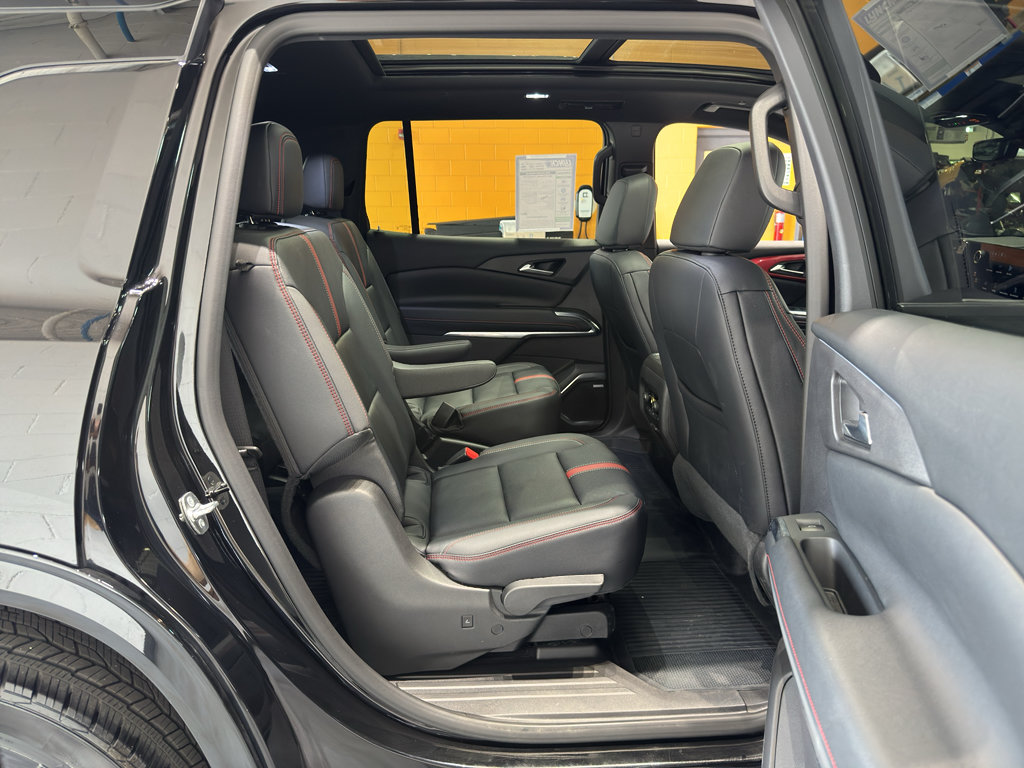 Used 2026 Chevrolet Traverse RS w/ LPO, Floor Liner Package AWD/4WD image 18