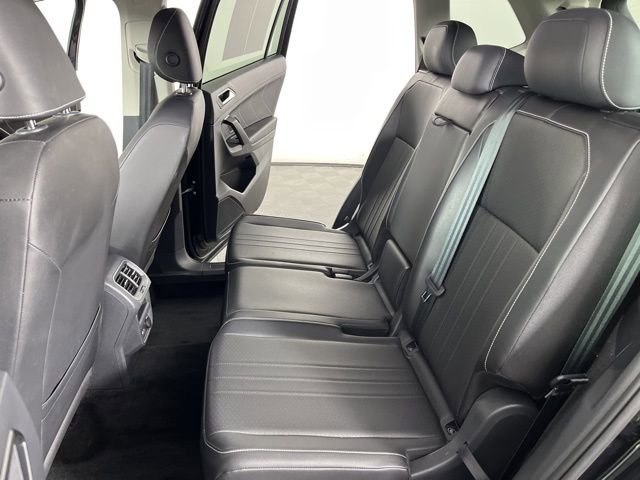 Used 2023 Volkswagen Tiguan SE image 40