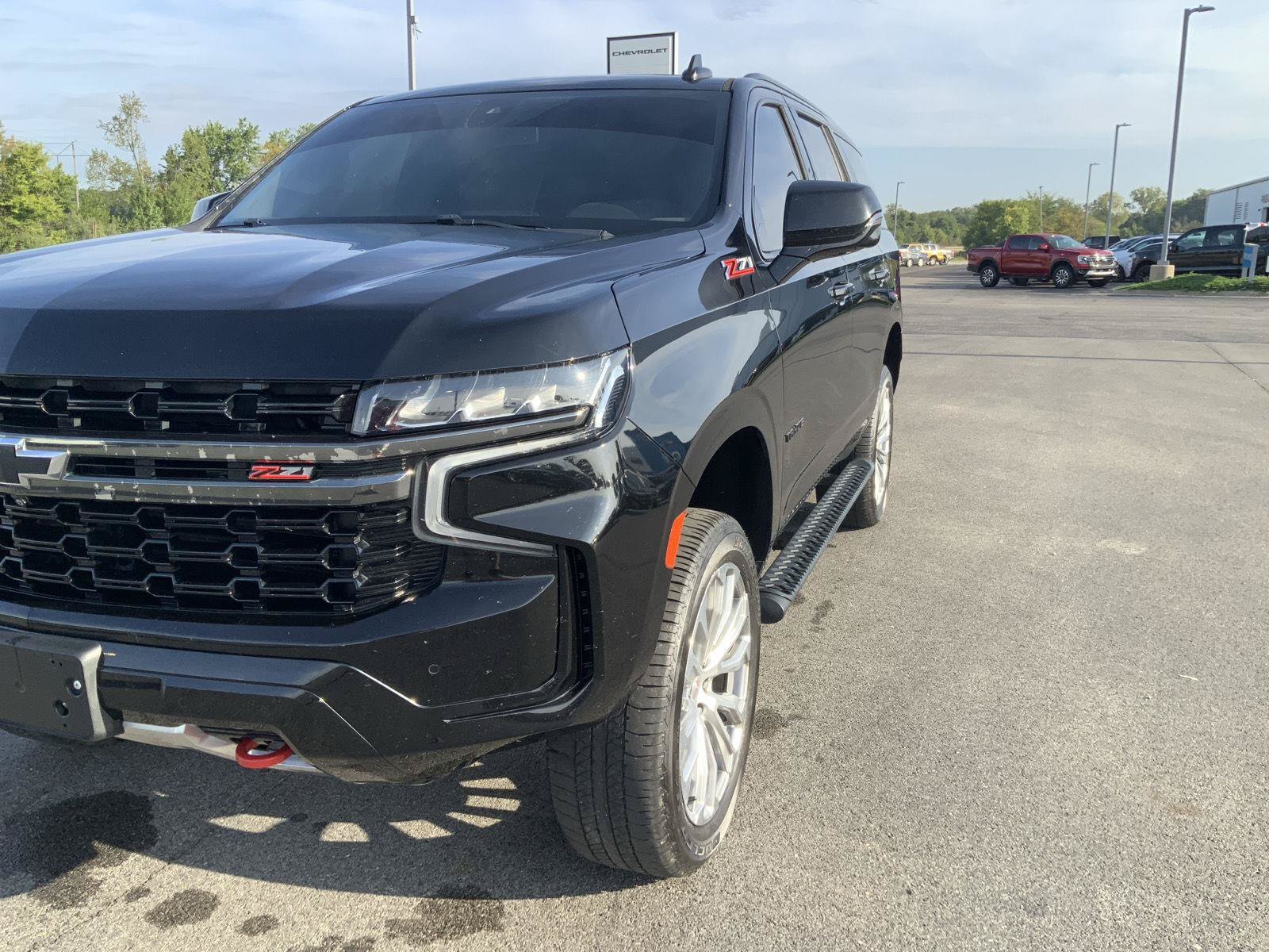 Used 2021 Chevrolet Tahoe Z71 w/ Luxury Package AWD/4WD image 11