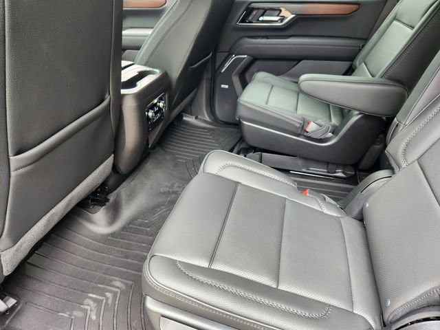 Used 2026 GMC Yukon Denali w/ Sun & Power Step Package AWD/4WD image 30