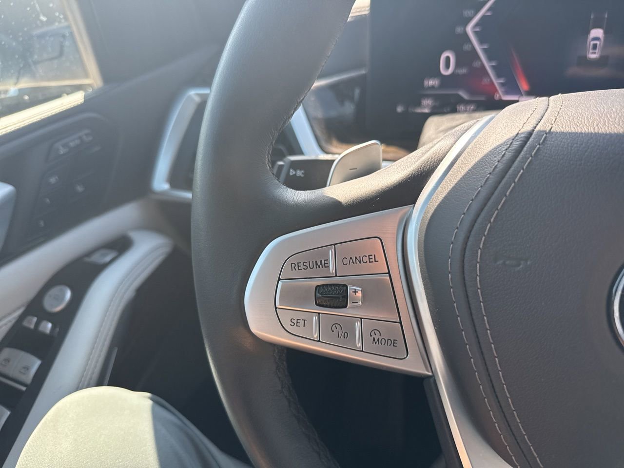 Used 2025 BMW X7 xDrive40i w/ Climate Comfort Package image 25