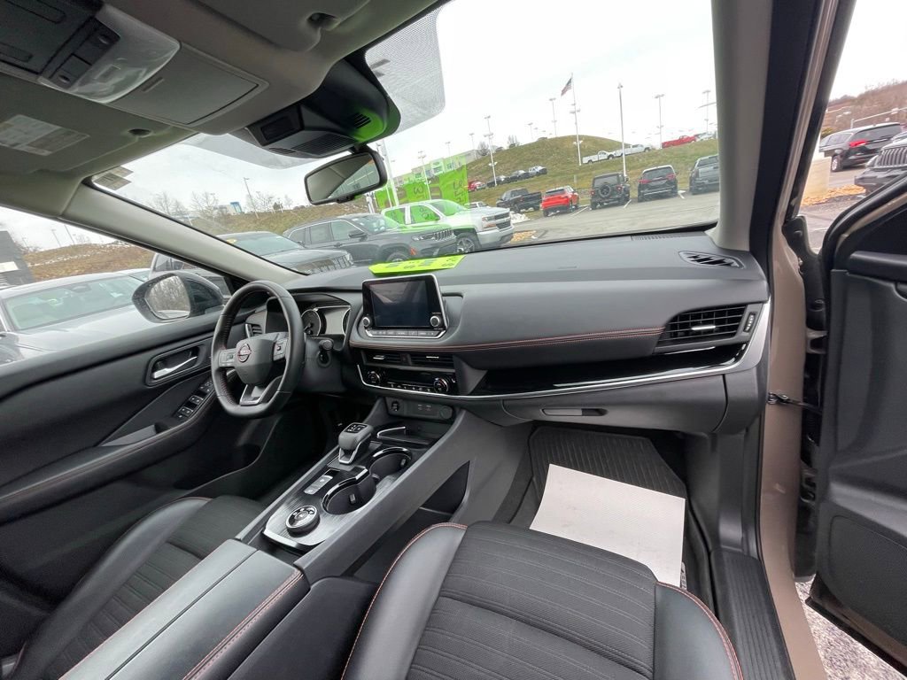 Used 2025 Nissan Rogue SV w/ Rock Creek Premium Package image 13