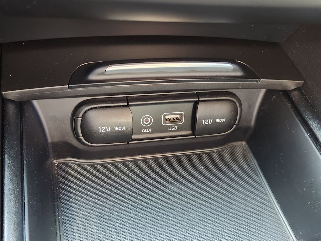 Used 2020 Kia Optima LX image 29