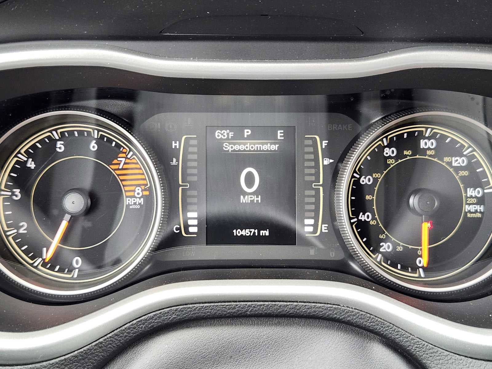 Used 2018 Jeep Cherokee Latitude Plus w/ Cold Weather Group AWD/4WD image 19