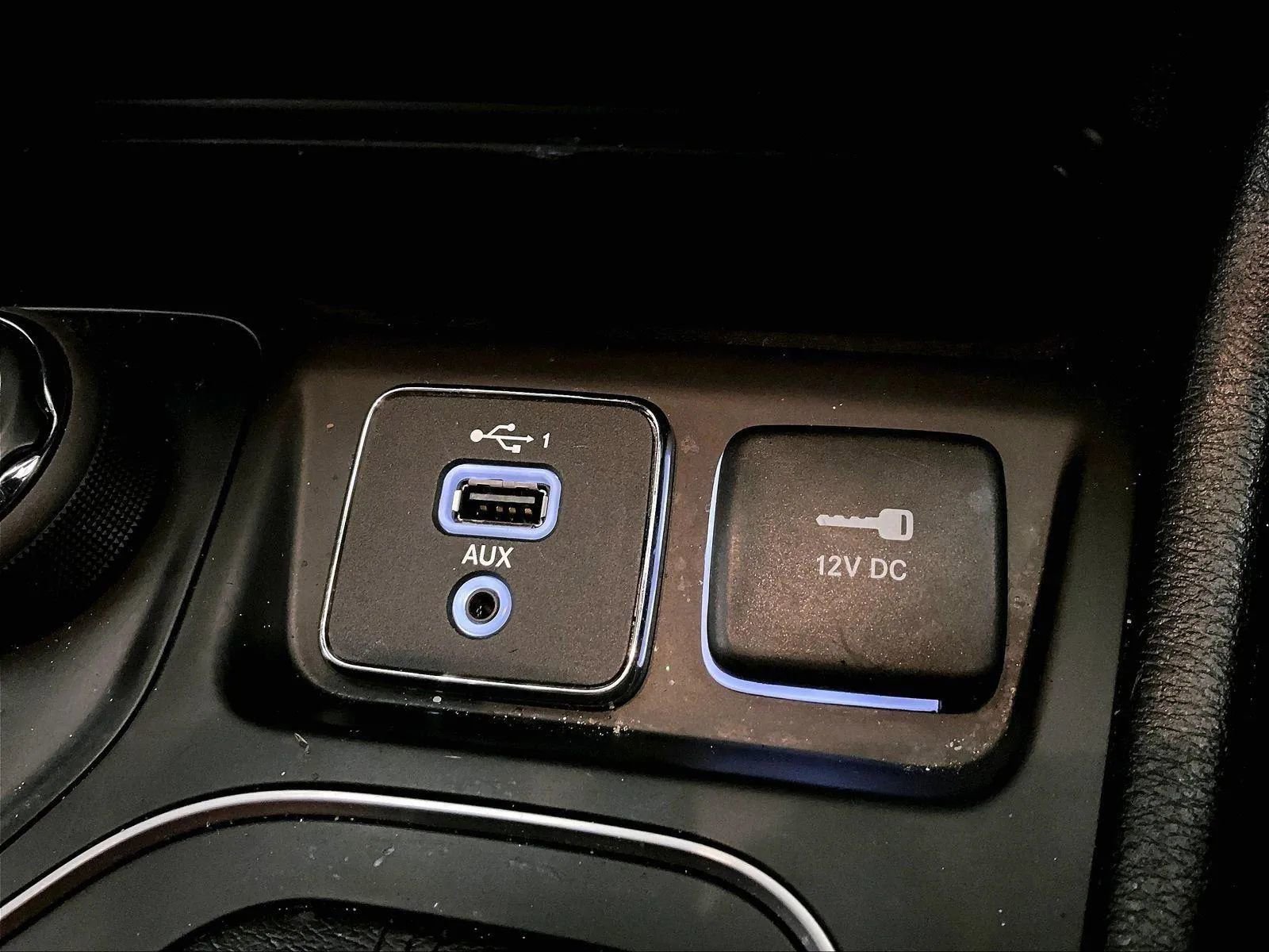 Used 2021 Jeep Cherokee Latitude Lux 80th Anniv w/ Quick Order Package 26U 80TH image 31