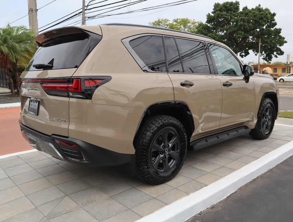 Used 2026 Lexus LX 700h Overtrail AWD/4WD image 5