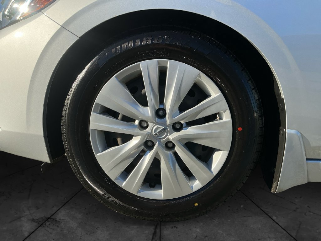 Used 2022 Nissan Sentra S FWD image 15