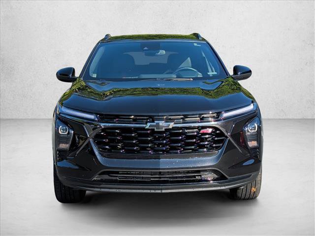 Used 2025 Chevrolet Trax RS w/ Driver Confidence Package FWD image 2