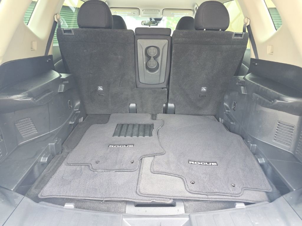 Used 2019 Nissan Rogue SV w/ Premium Package AWD/4WD image 14