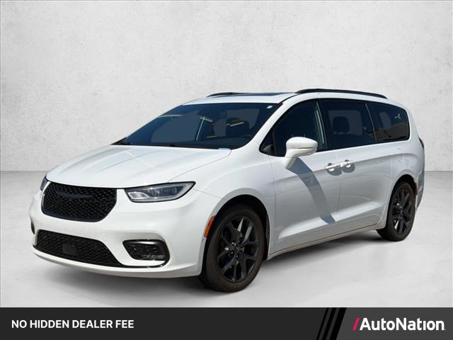 Used 2021 Chrysler Pacifica Touring-L w/ Uconnect Theater Family Group