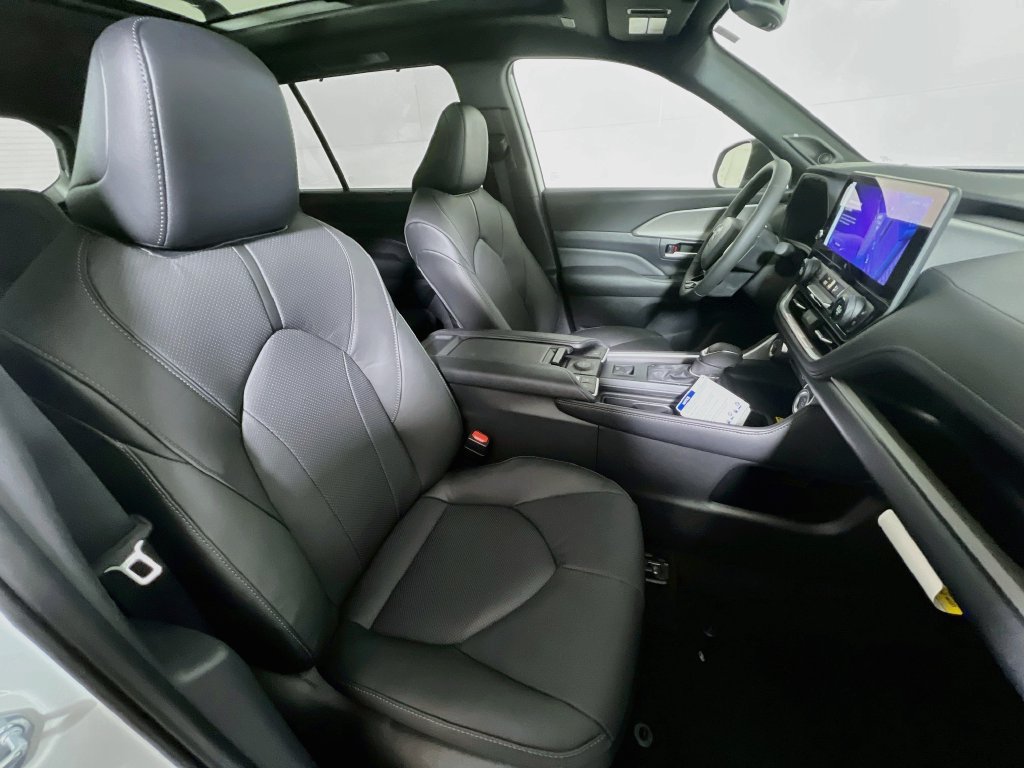 New 2026 Toyota Grand Highlander AWD Hybrid image 21