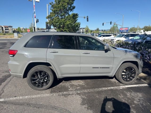 Used 2021 Jeep Grand Cherokee Laredo X image 15