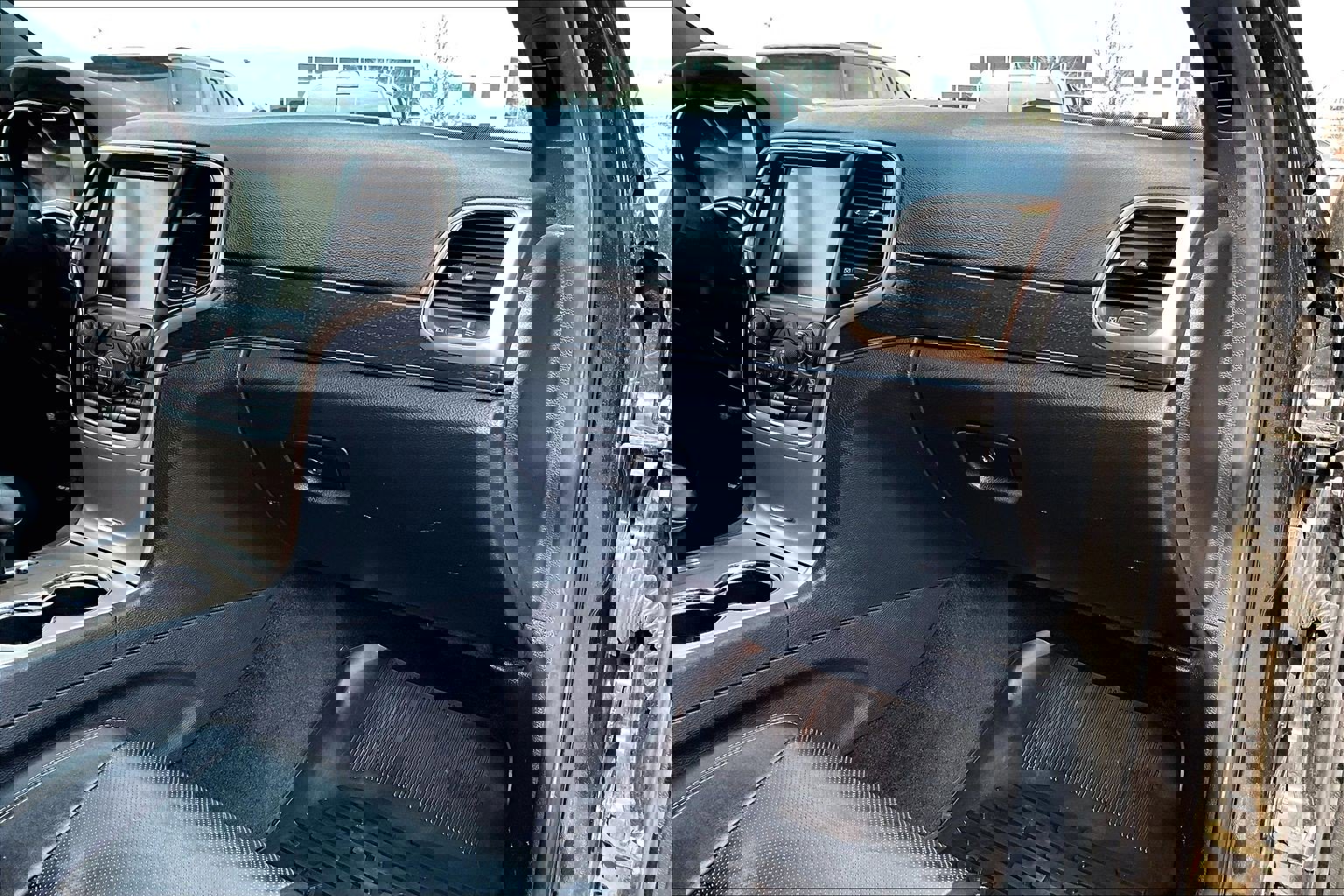 Used 2015 Jeep Grand Cherokee Limited w/ Luxury Group II image 15