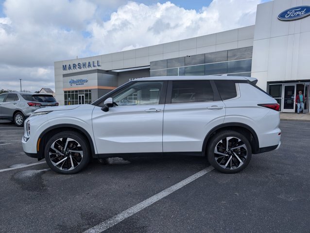 Used 2024 Mitsubishi Outlander SE AWD/4WD image 2