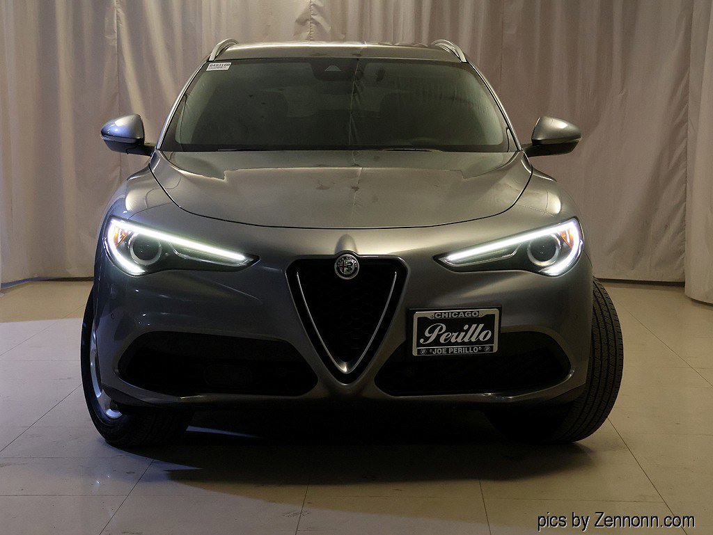 Used 2018 Alfa Romeo Stelvio AWD image 5