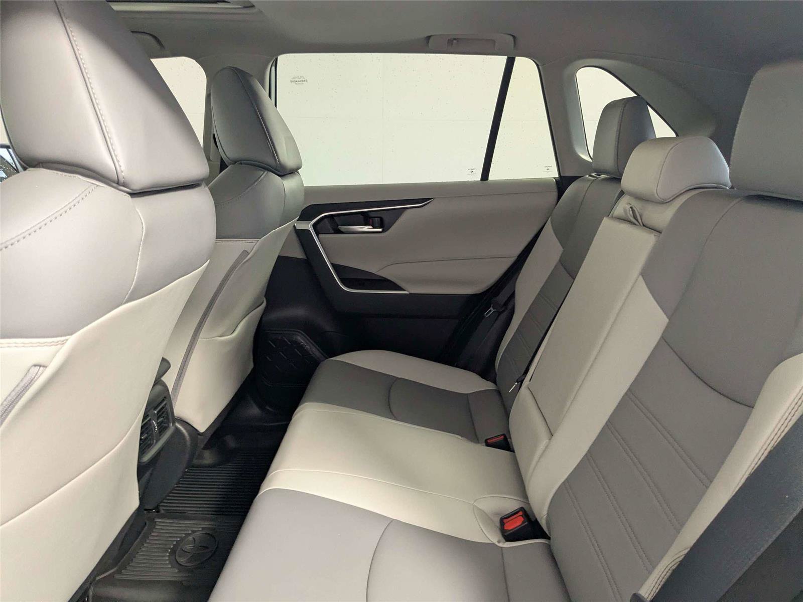 Certified 2023 Toyota RAV4 XLE Premium AWD/4WD image 37