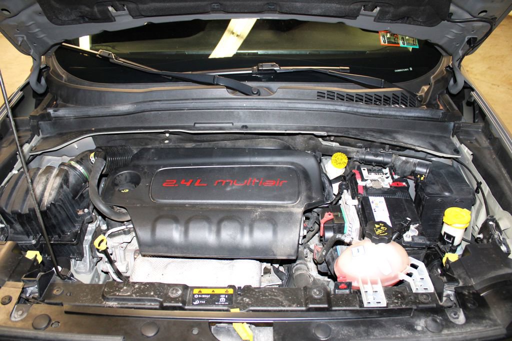 Used 2020 Jeep Renegade Latitude w/ Cold Weather Group image 39