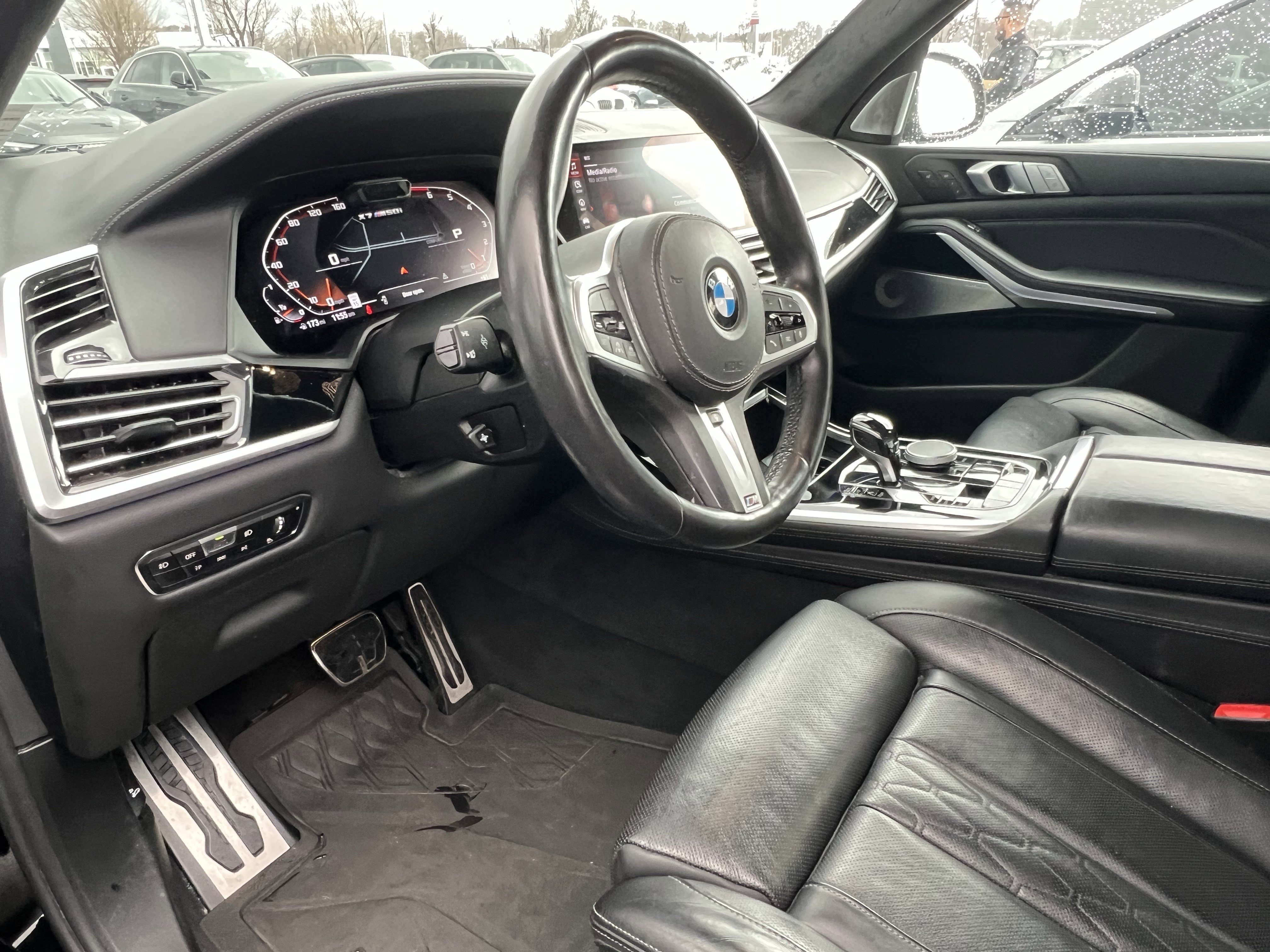Used 2021 BMW X7 M50i w/ Dynamic Handling Package image 17