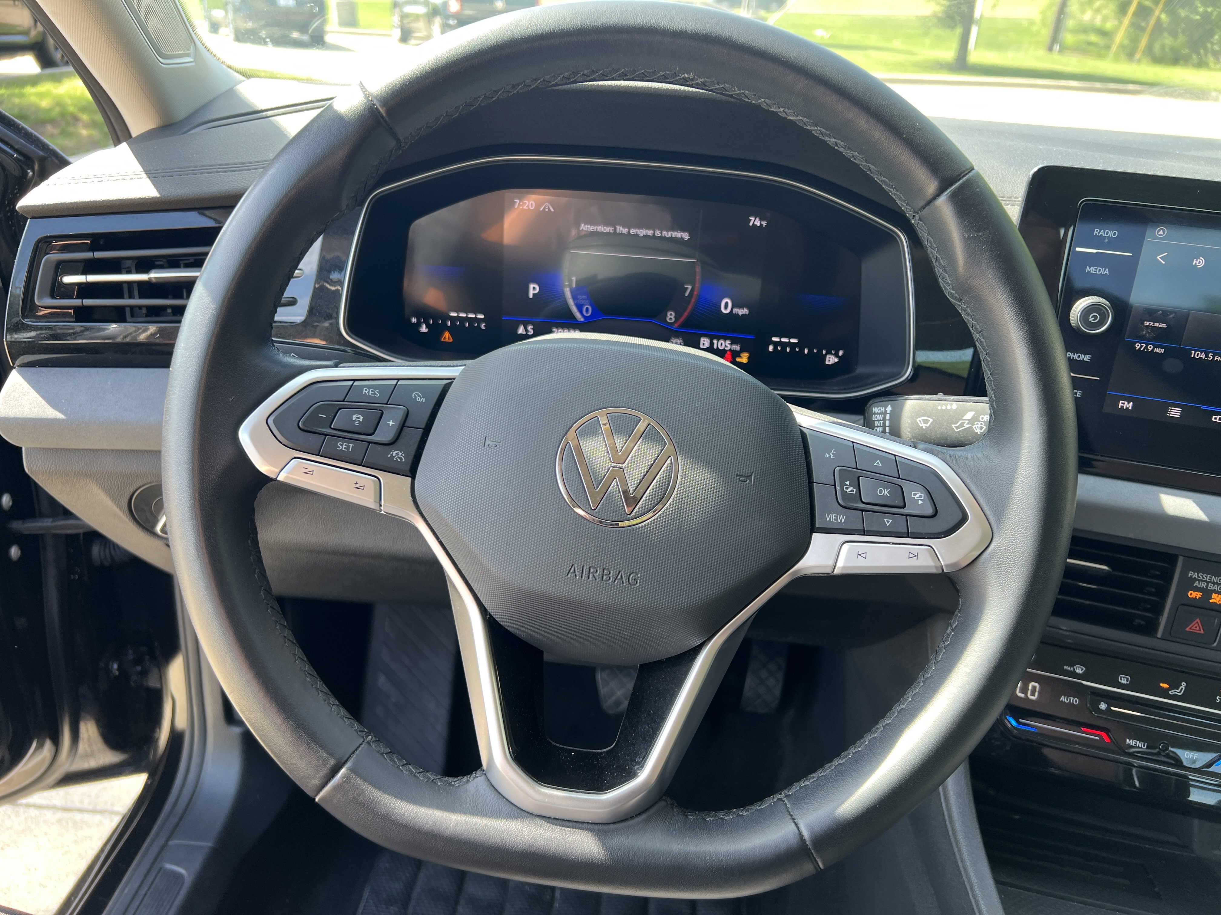 Used 2025 Volkswagen Jetta SE FWD image 16