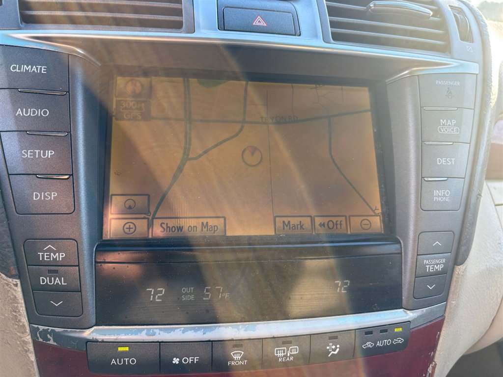 Used 2011 Lexus LS 460 w/ Comfort Pkg RWD image 19