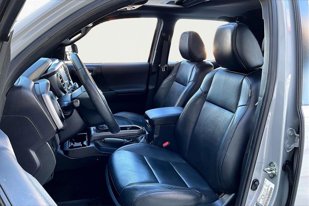 Used 2020 Toyota Tacoma TRD Off-Road image 16