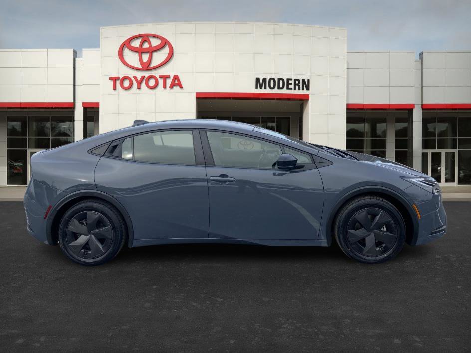 Used 2023 Toyota Prius LE image 4