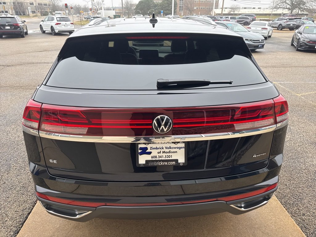 Certified 2025 Volkswagen Atlas Cross Sport SE image 8
