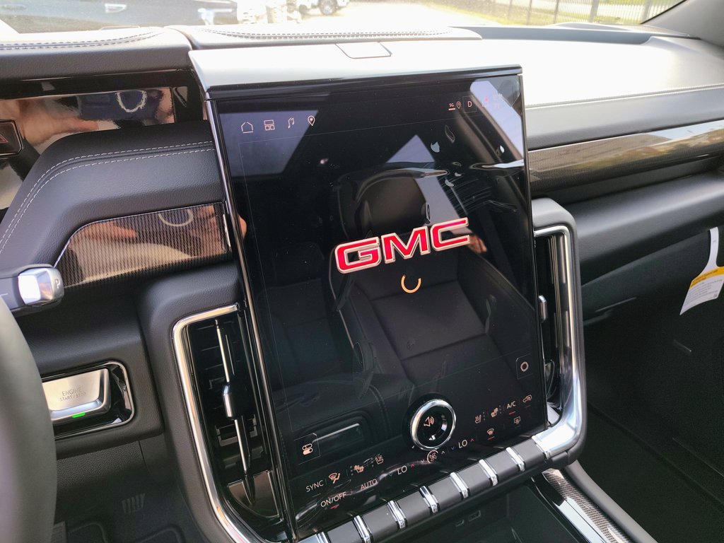 New 2026 GMC Yukon XL Elevation w/ LPO, Elevation Black Package AWD/4WD image 30