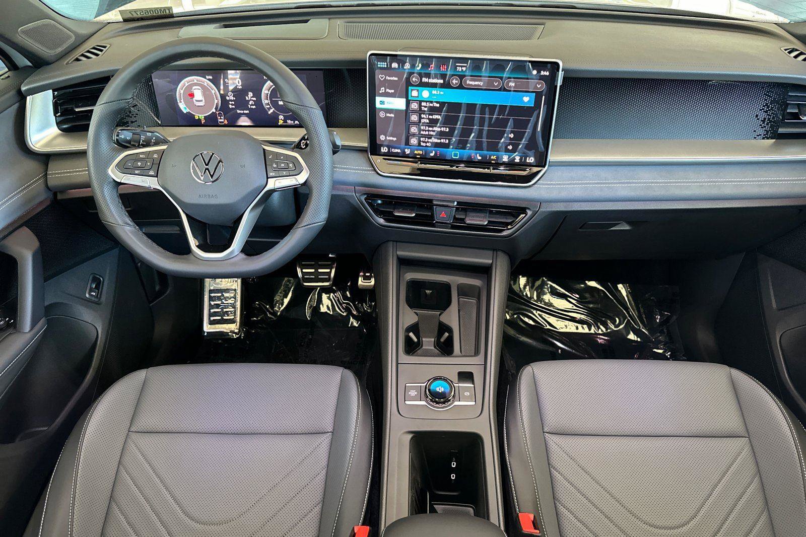 New 2026 Volkswagen Tiguan SE R-Line image 12