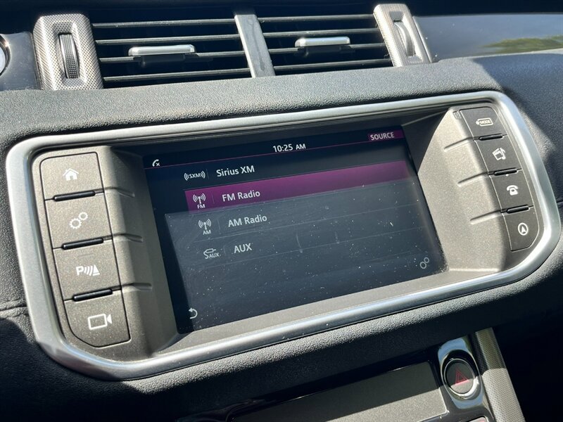 Used 2018 Land Rover Range Rover Evoque SE AWD/4WD image 39