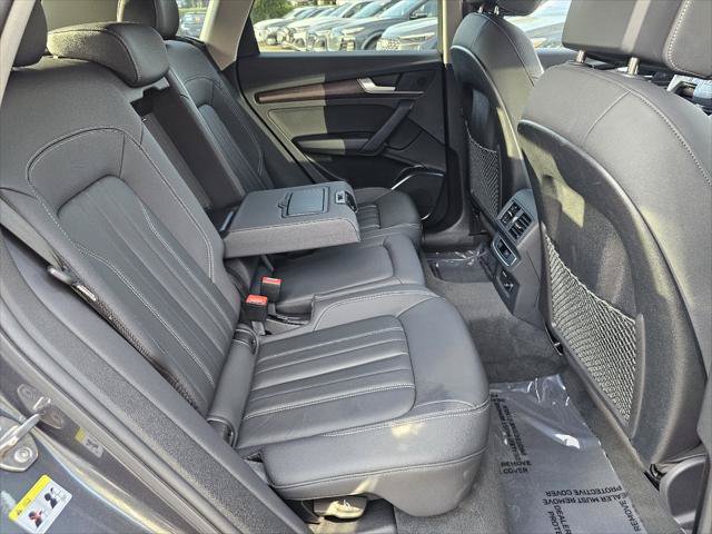 Used 2023 Audi Q5 2.0T Premium w/ Convenience Package AWD/4WD image 6