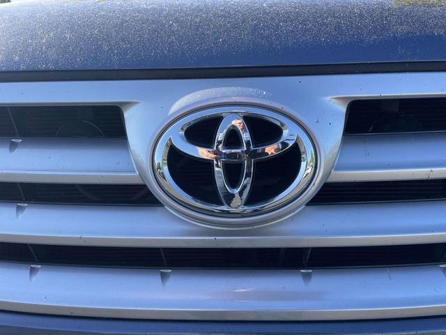 Used 2012 Toyota Highlander SE w/ Tow Pkg FWD image 3