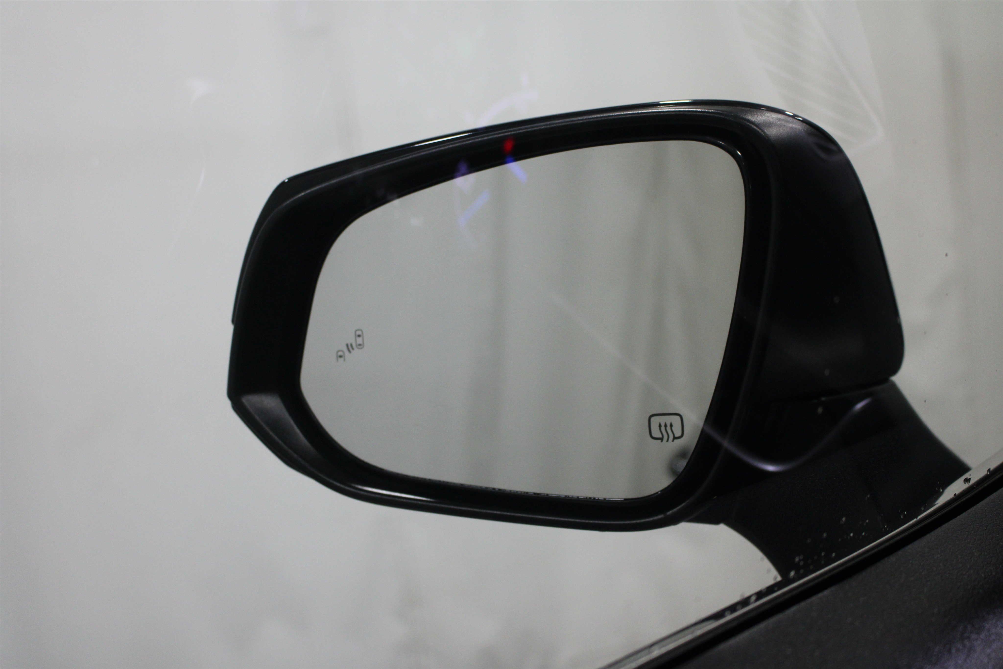 Used 2020 Toyota Highlander XLE AWD/4WD image 8
