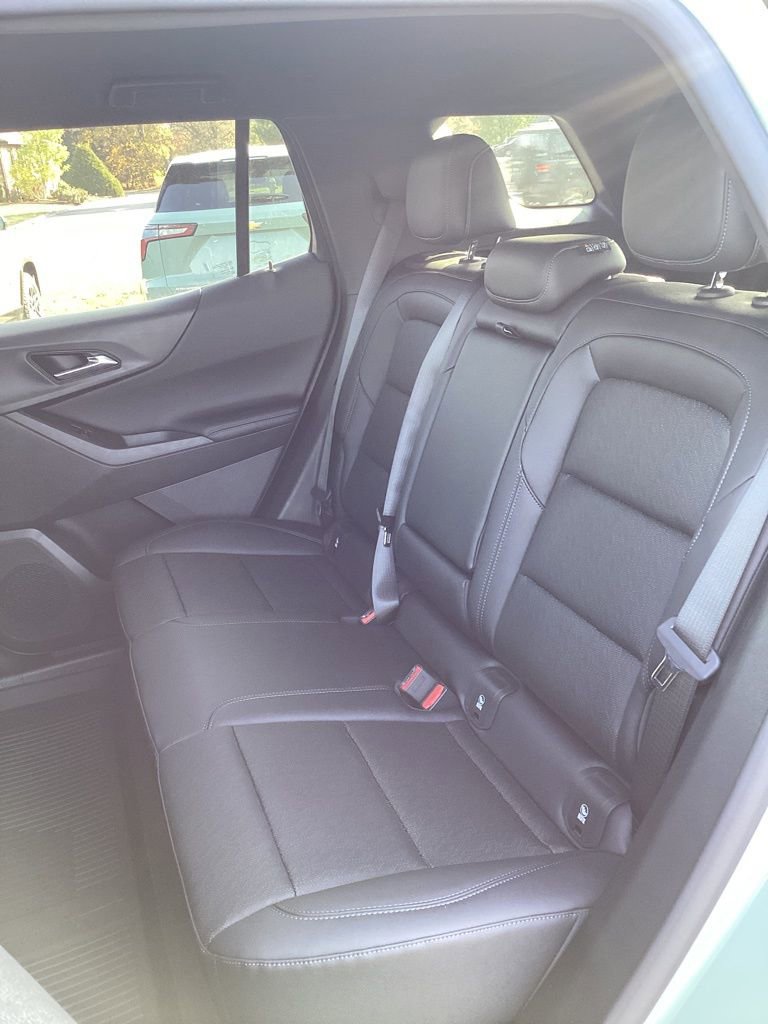 New 2026 Chevrolet Equinox LT w/ Convenience Package II image 39