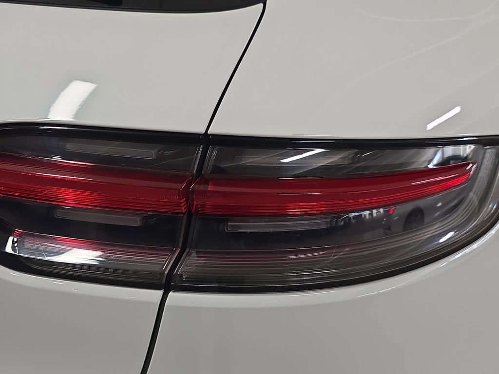 Used 2021 Porsche Macan S image 33
