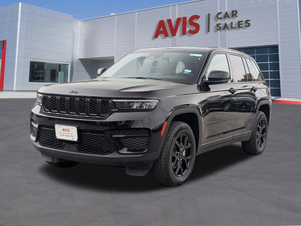 Used 2025 Jeep Grand Cherokee Altitude AWD/4WD image 1