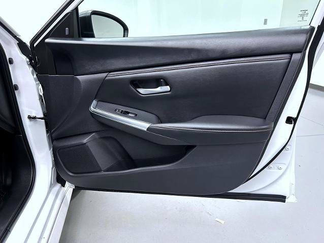 Certified 2023 Nissan Sentra SR w/ Midnight Edition Package FWD image 16