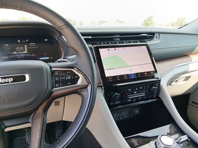 Used 2022 Jeep Grand Cherokee Summit AWD/4WD image 20